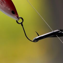 Trout Master Incy Spin Spoon 2,50g Black N White