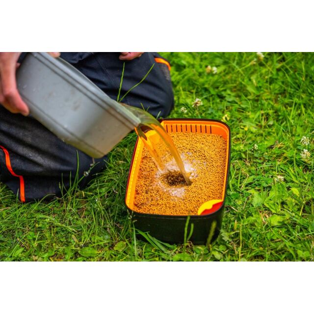 GURU 5.3 pint Bait Strainer