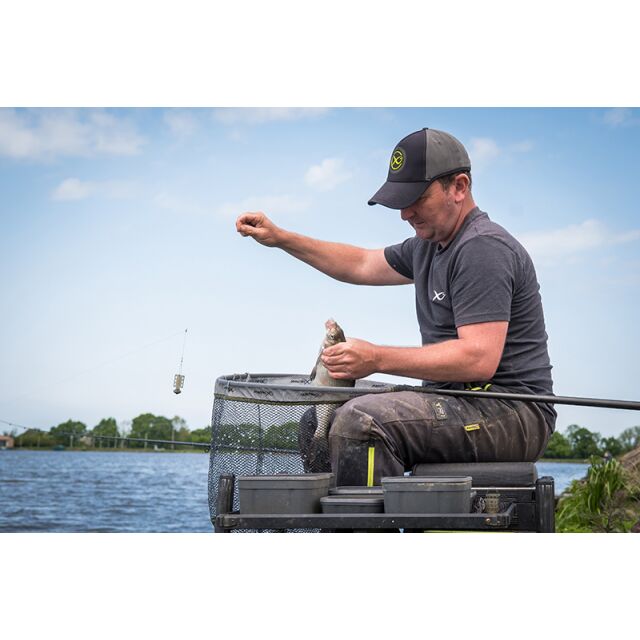 Matrix Plastic Orbit Feeder Small