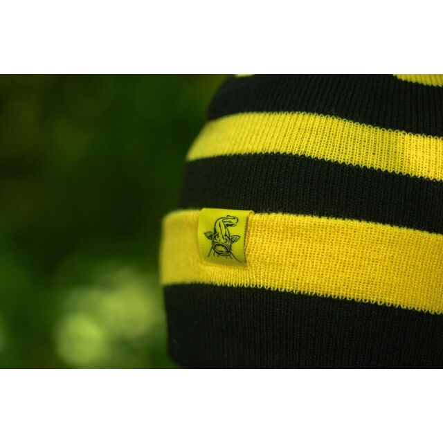 Black Cat Bobble Hat | Bommel-Mütze