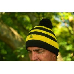 Black Cat Bobble Hat | Bommel-M&uuml;tze