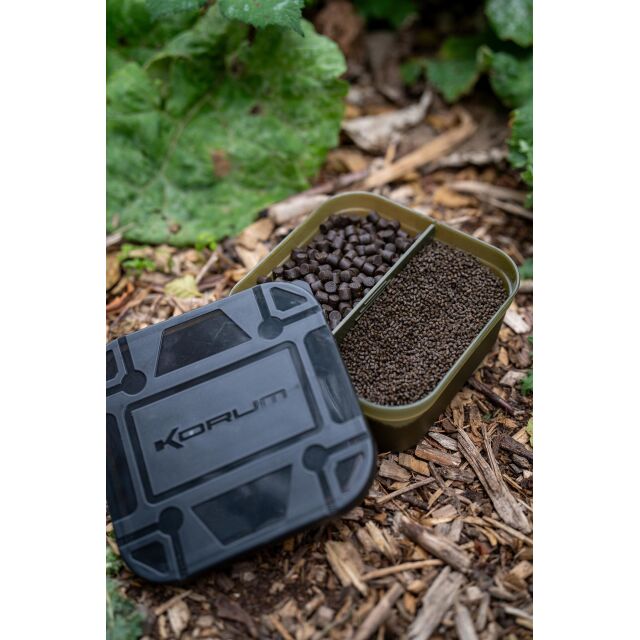 Korum Divided Bait Tub 2pt/1.13l