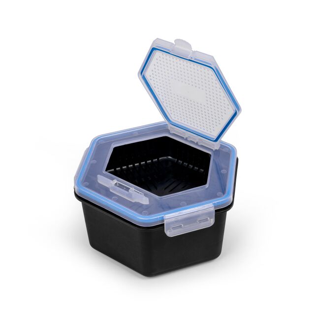 Secure-Lock Bait Box and Sieve 2L
