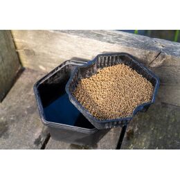 Secure-Lock Bait Box and Sieve 2L