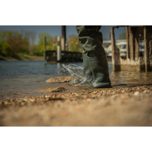 Black Cat Booted Waders UK 12/EU 46