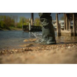 Black Cat Booted Waders UK 12/EU 46